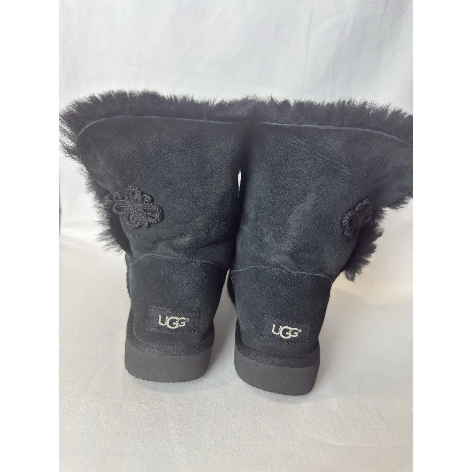 UGG Bailey Mariko Women’s Size 7 Black Sheepskin Shearling Boots Winter - Image 2