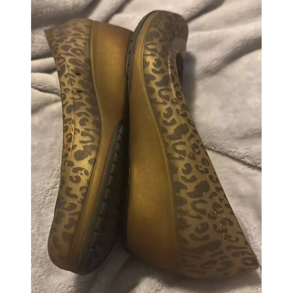 Crocs Women Shoe Carlisa Animal Leopard Print Size Brown Gold Wedge Size 8 - Image 2