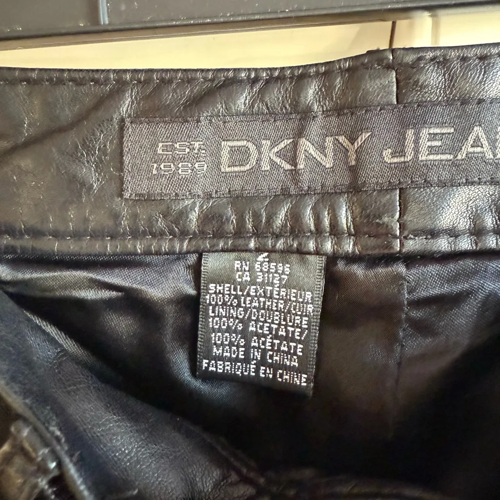 DKNY Y2k Sleek Black Leather Jeans sz 2 - Image 3