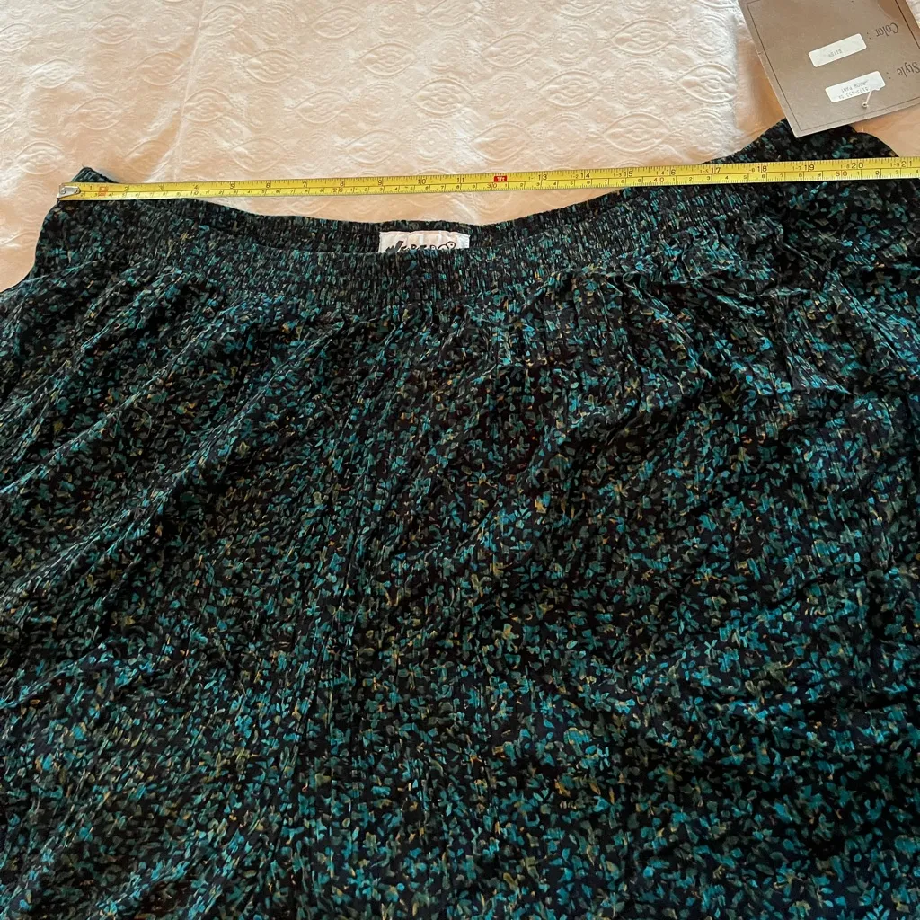 Bebop NWT:  women’s Black and Green Patterned pants size 5X - Image 6