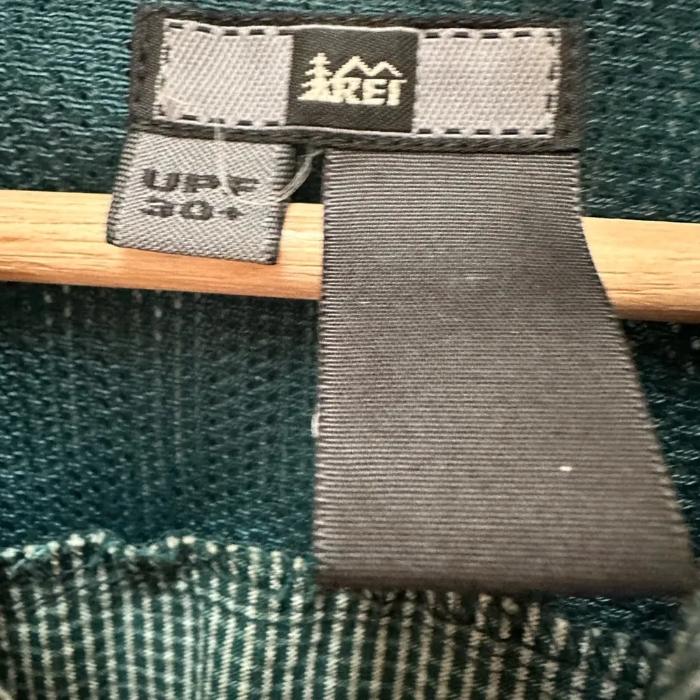 REI short sleeve button down - Image 3