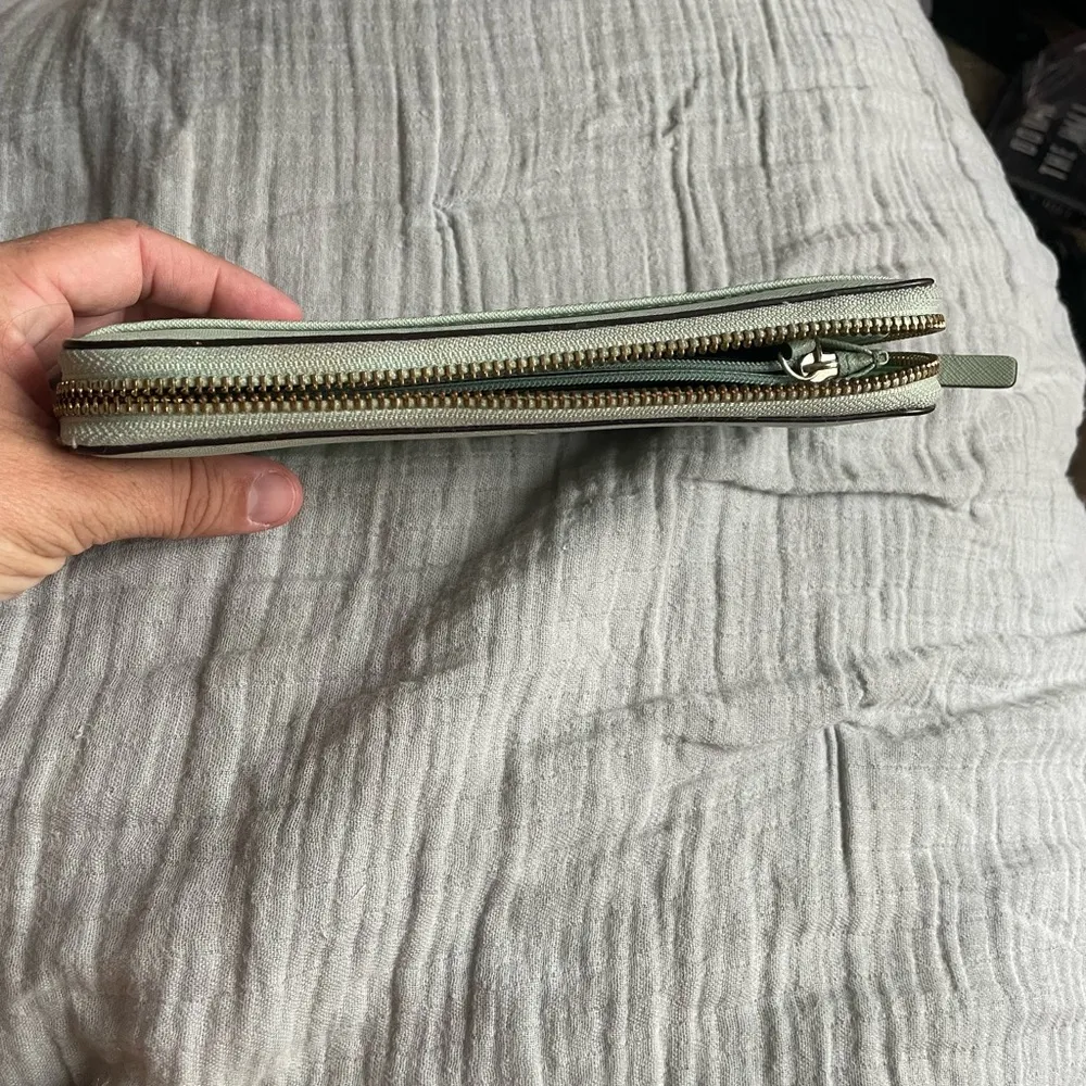 Kate Spade large zip around wallet - Image 5