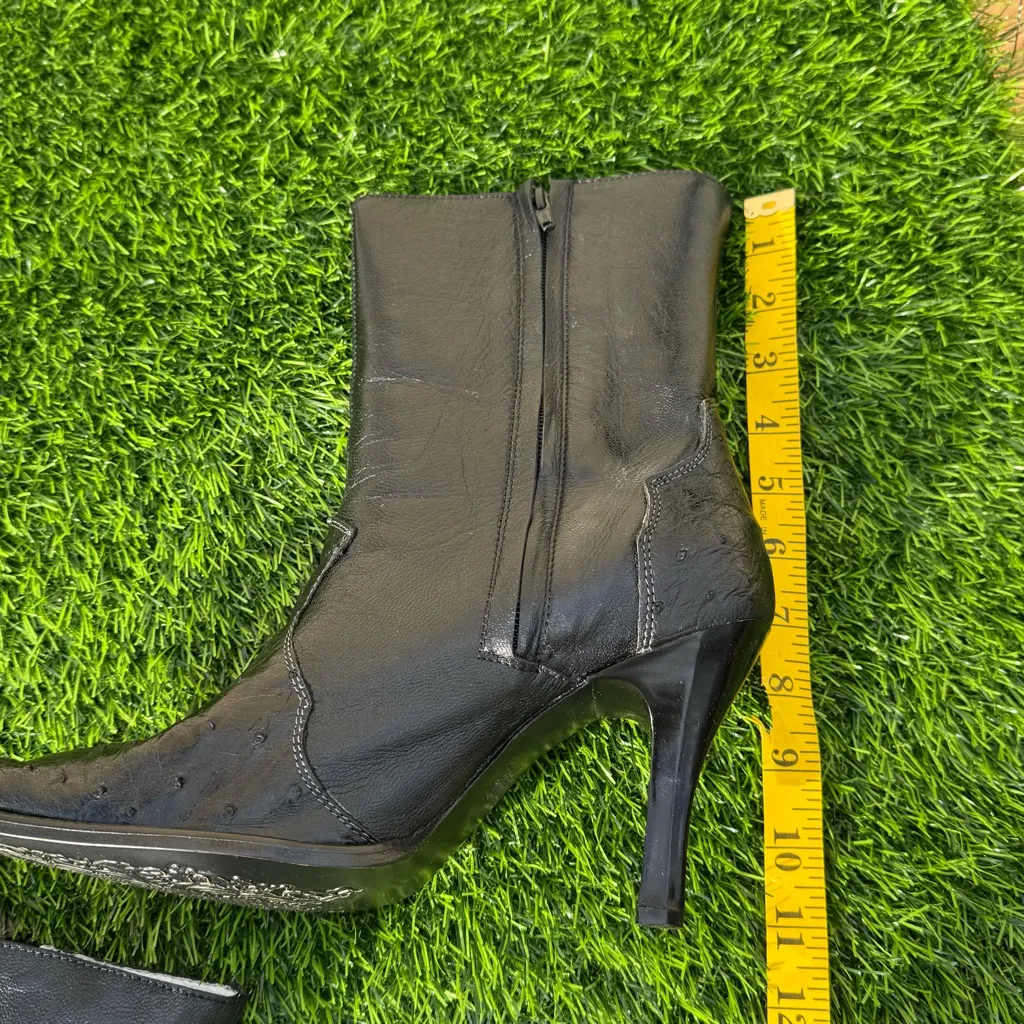Los Altos black ostrich leather pointed zip heeled western ankle boots Size undefined - Image 5