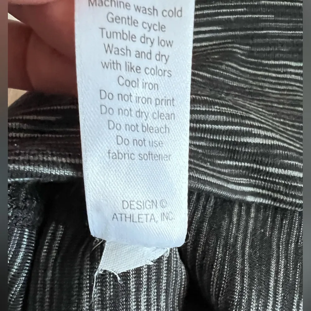 Athleta Energy Power Up Space Dye Grey Athletic Capri Yoga Pants - Small - Image 9