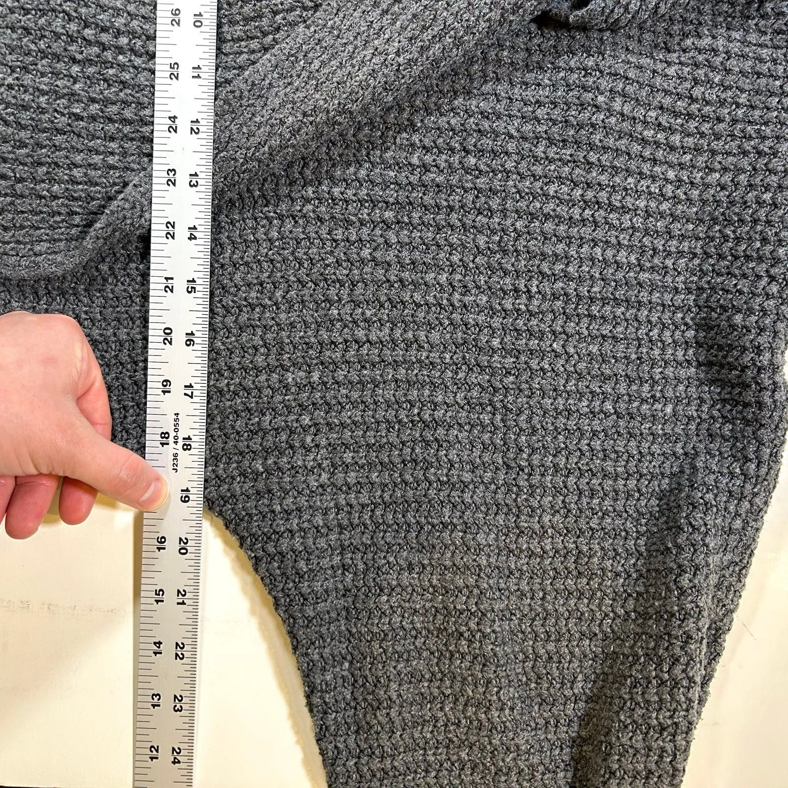 Abercrombie and Fitch Cropped Knit Cardigan‎ Sweater Womens Small Gray - Image 8