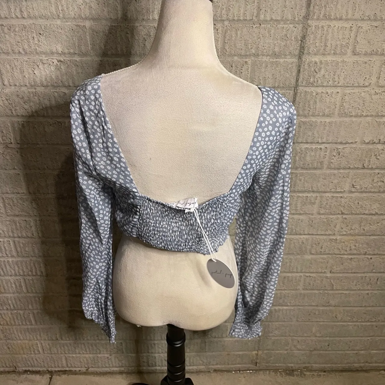 NWT Petal‎ And Pup Tiela Blue Floral Smocked Crop Top Blouse Size 6 - Image 3