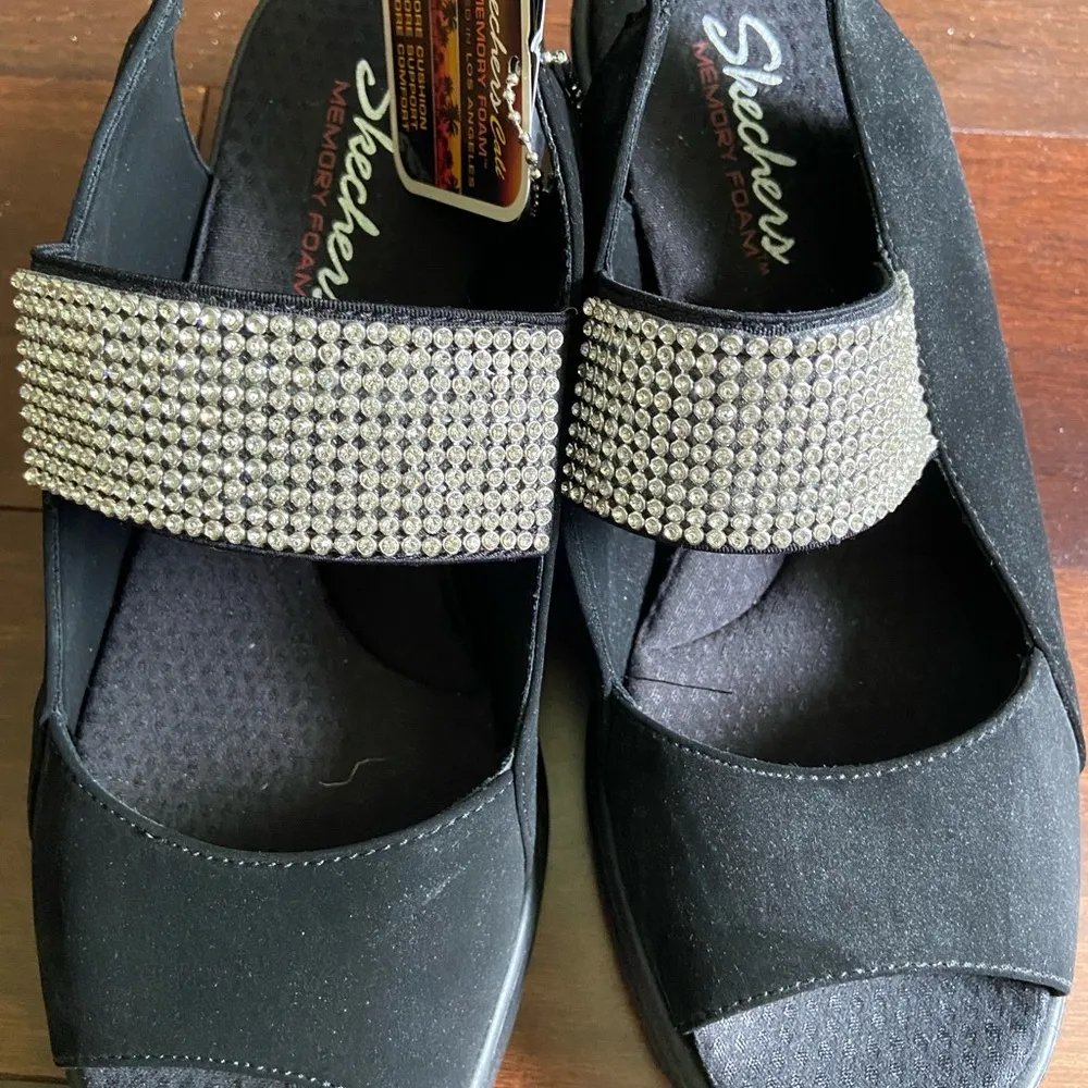 Women size 10 sandals from Skechers brand new - Image 3