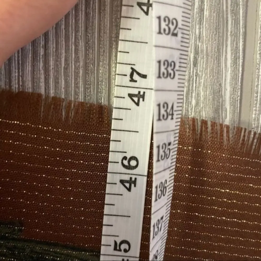 baar beards Italian scarf with reflective silver threads metallic scroll emblem Pink - Image 3