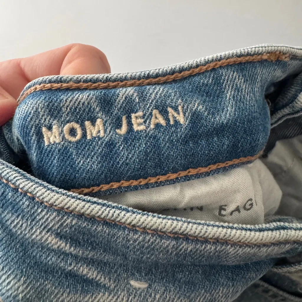 American Eagle Mom Jeans Distressed Size 000 - Image 4