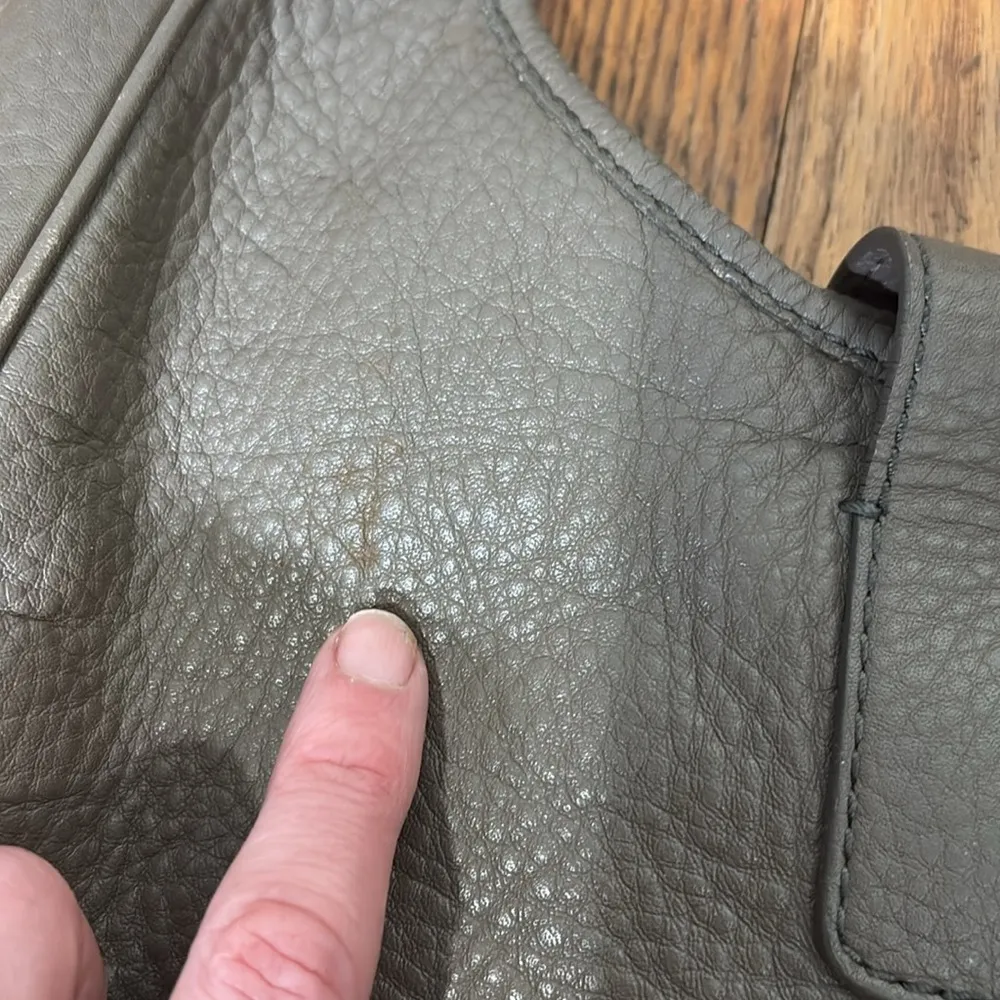 Banana Republic Peddled Leather‎ Shoulder Bag Taupe - Image 11