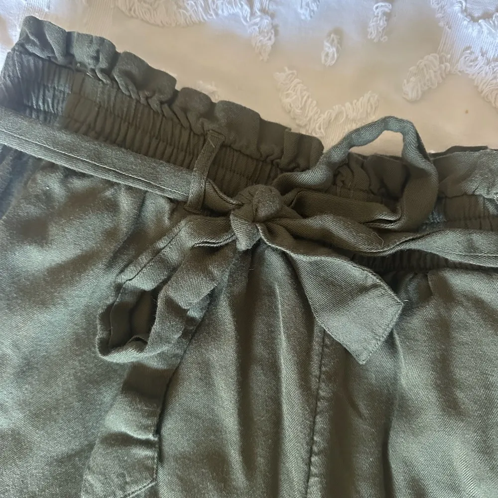 Hollister linen wide leg trousers with tie waist - Image 2