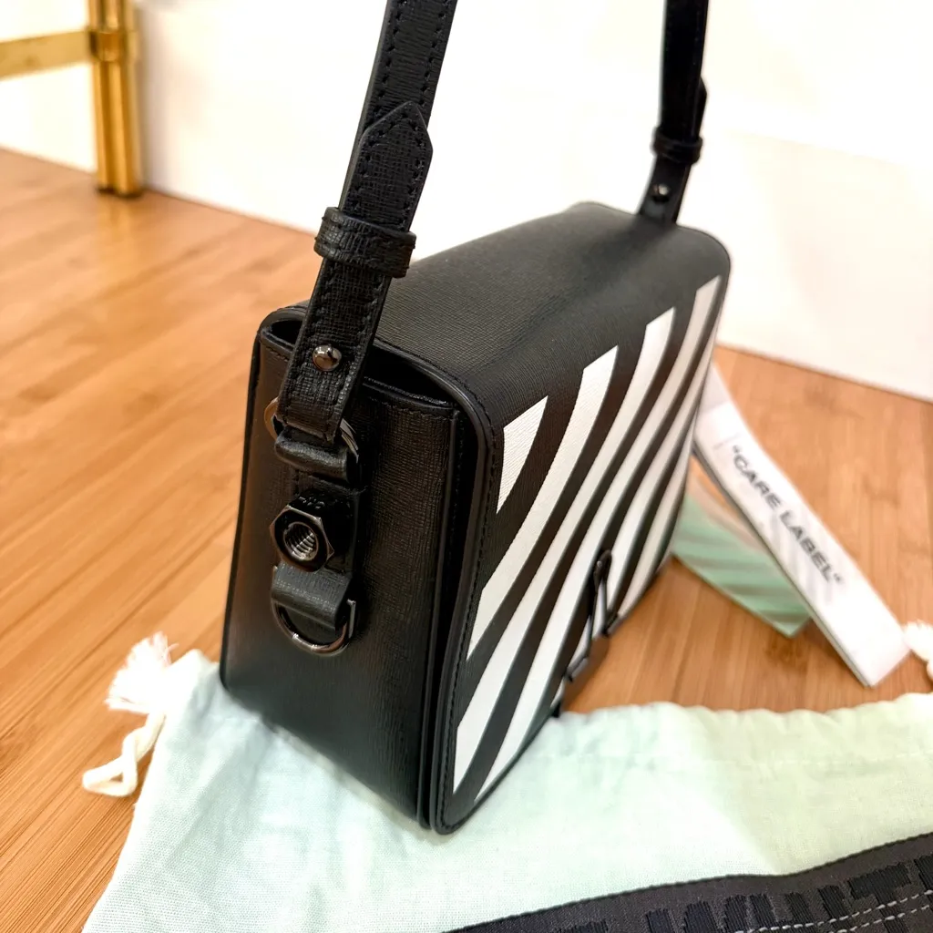 Off-White Diagonal Binder Clip Bag - Image 5