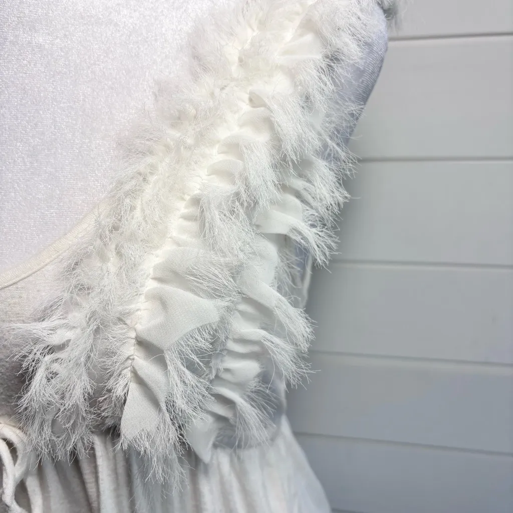 Robin K‎ Women's Feather Fringe White Top. Size M - Image 5