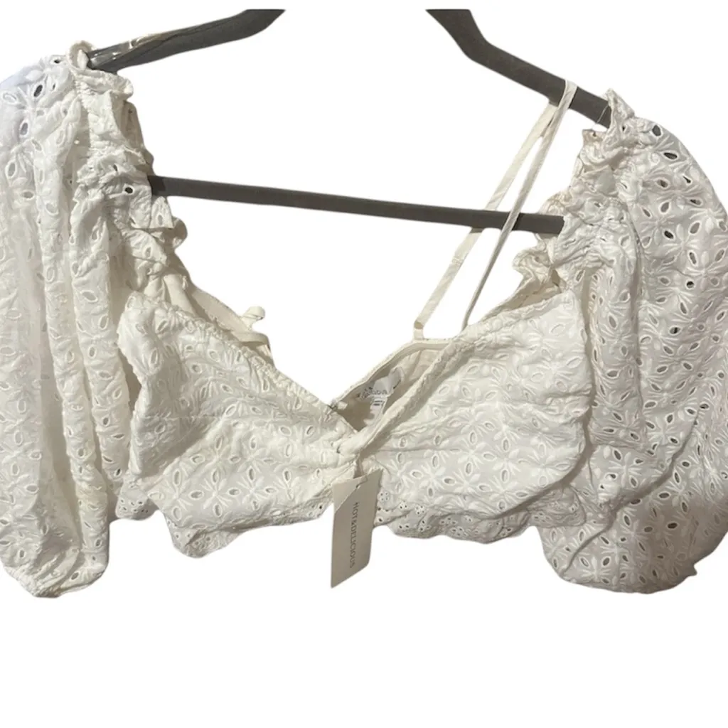 Hot & Delicious White Eyelet Crop Top NWT Medium - Image 3