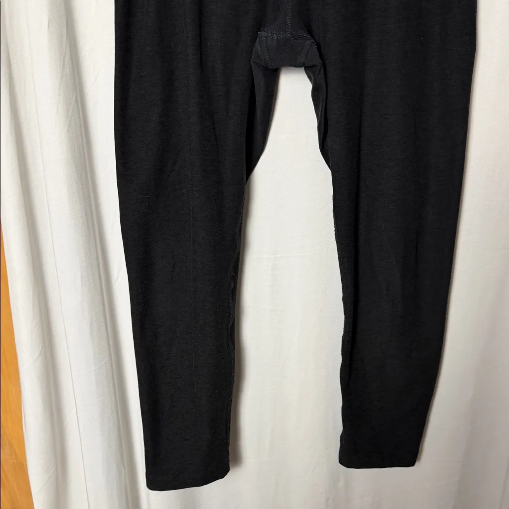 Beyond Yoga Black Spacedye High Waisted Yoga Capri Leggings Size Small - Image 5