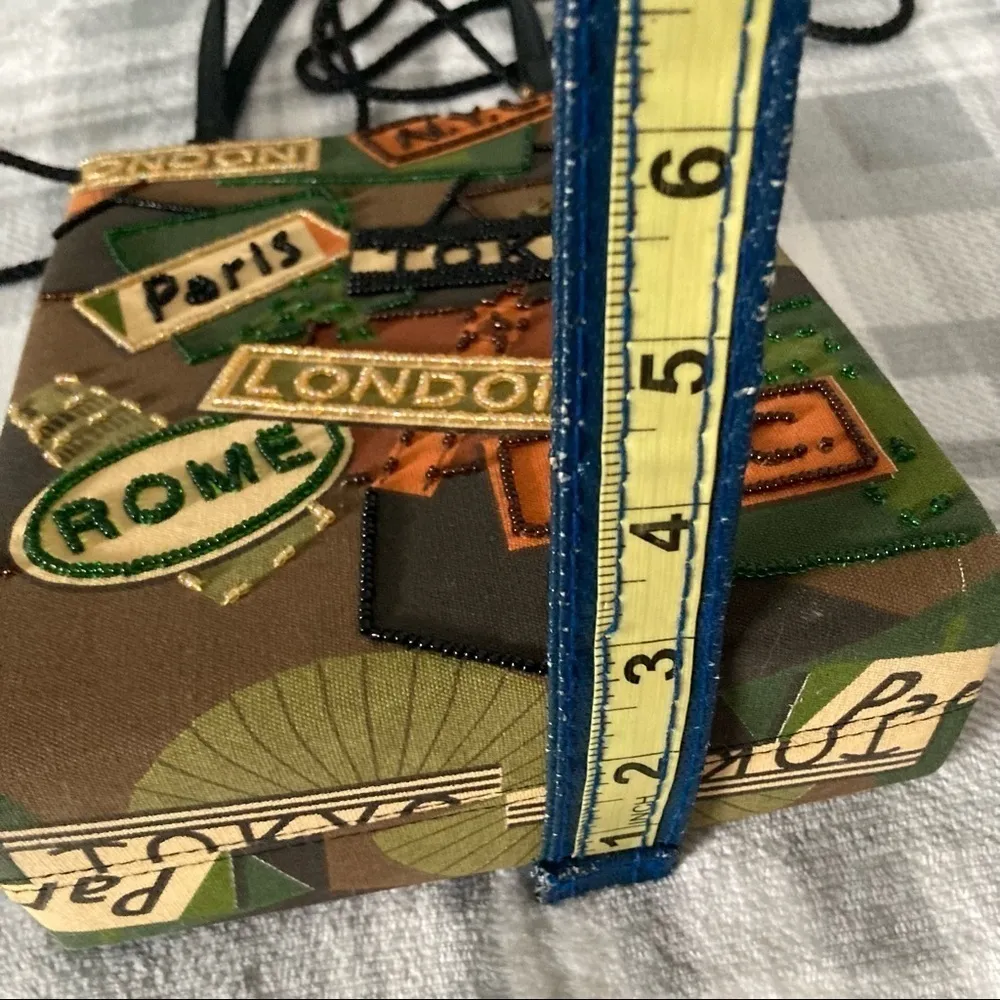 RARE Prezzo World Traveler Beaded London NYC Tokyo Rome Handbag Tote Purse Red - Image 10