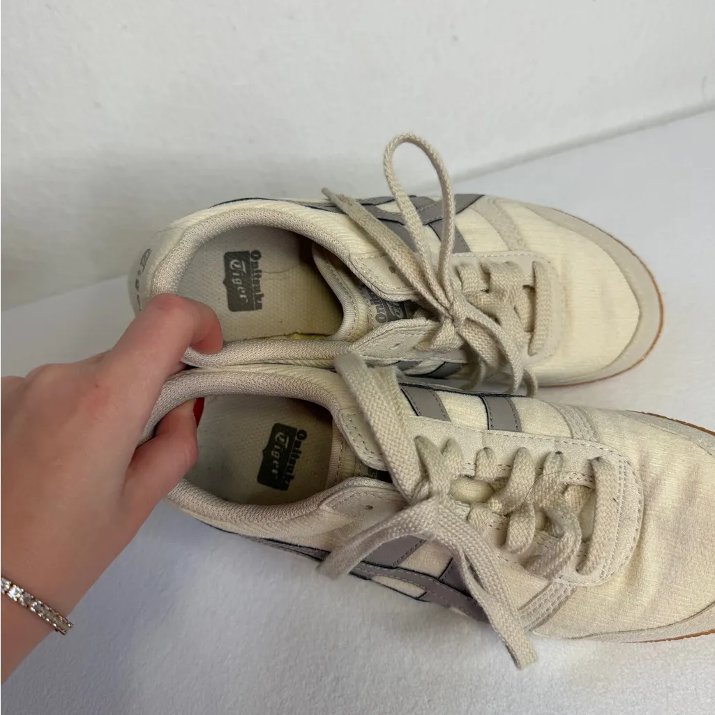 Onitsuka Tiger Ultimate 81 Sneakers in beige/grey Gray Size 5 - Image 3