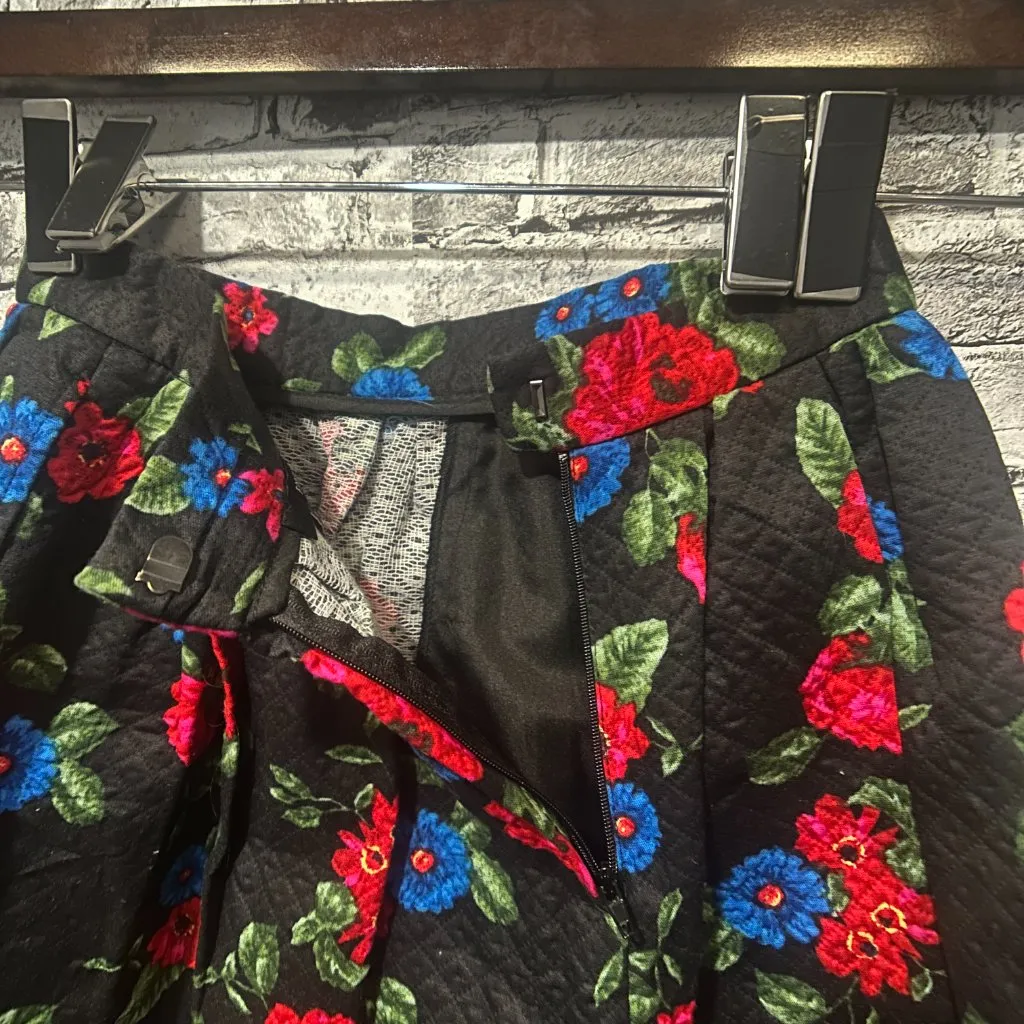 EUC Forever 21 Black Floral Mini Skirt - Image 4