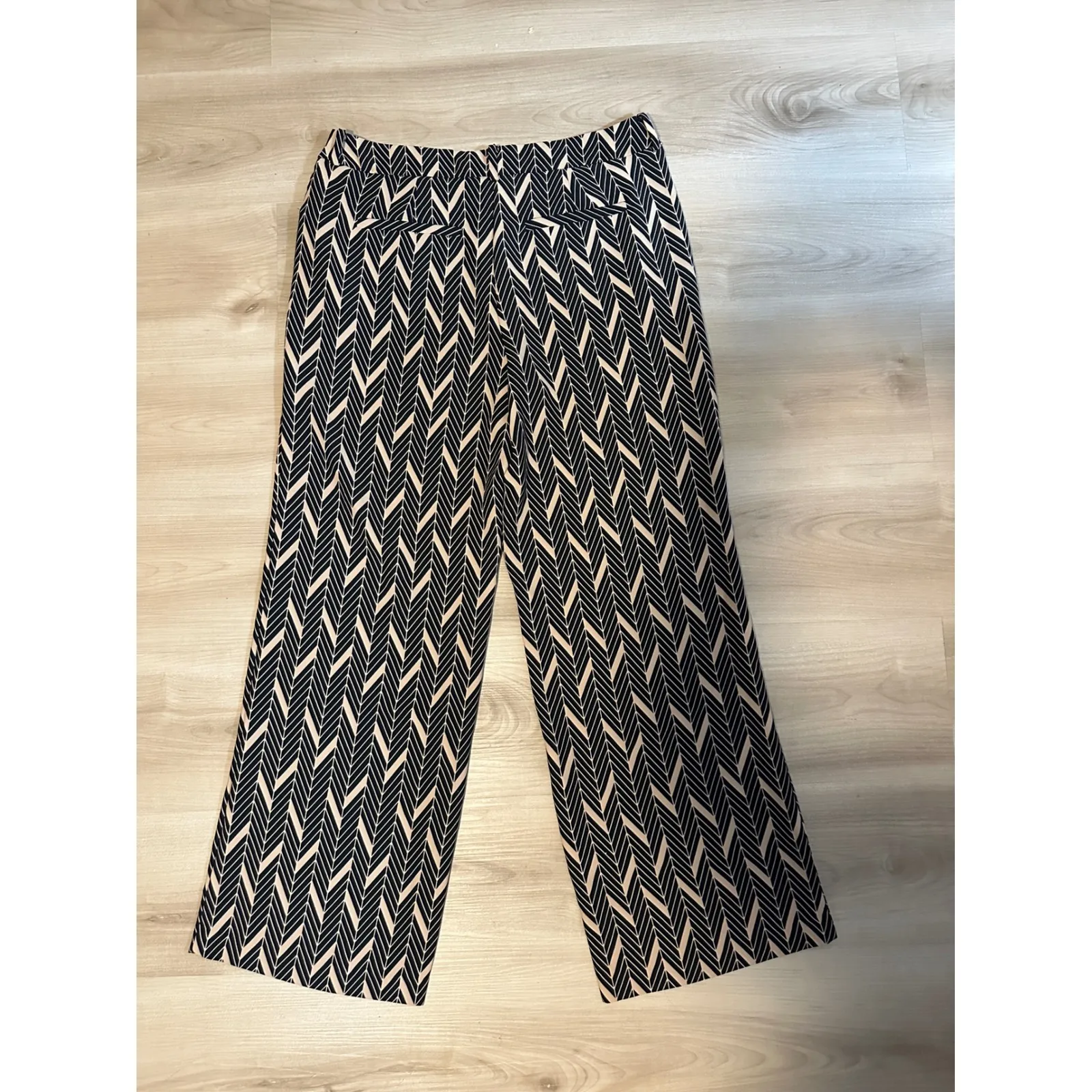 Chico's Size 1 Medium Petite‎ Wide Leg Geometric Print Pants Black Beige - Image 9