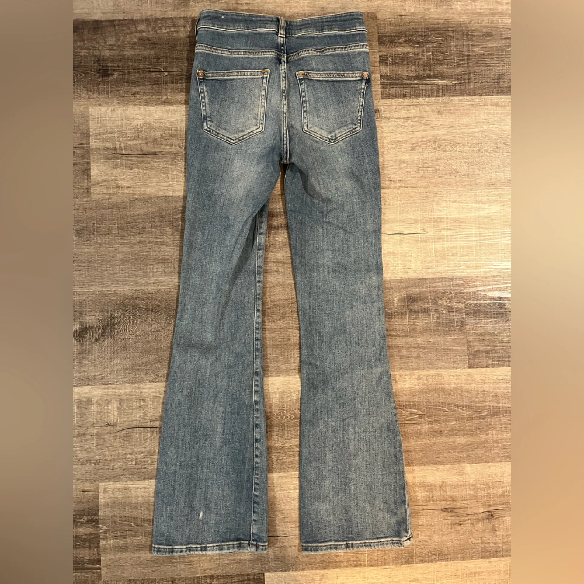 ANTHROPOLOGIE Pilcro Demilune Boot Cut jeans in medium blue wash - Image 3