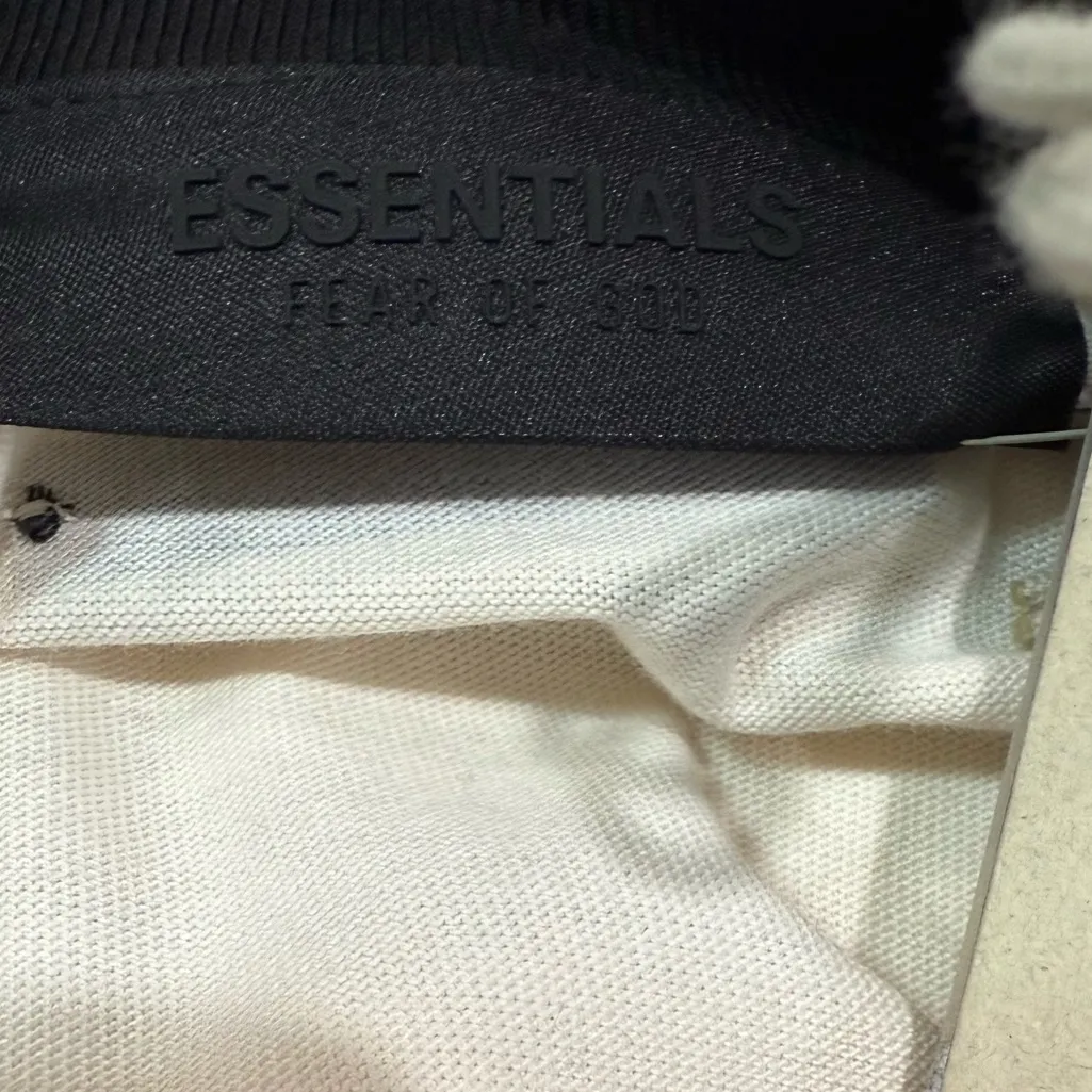 NWT FEAR OF GOD ESSENTIALS
Baseball Tee Shirt Cream / Black Unisex Medium - Image 6