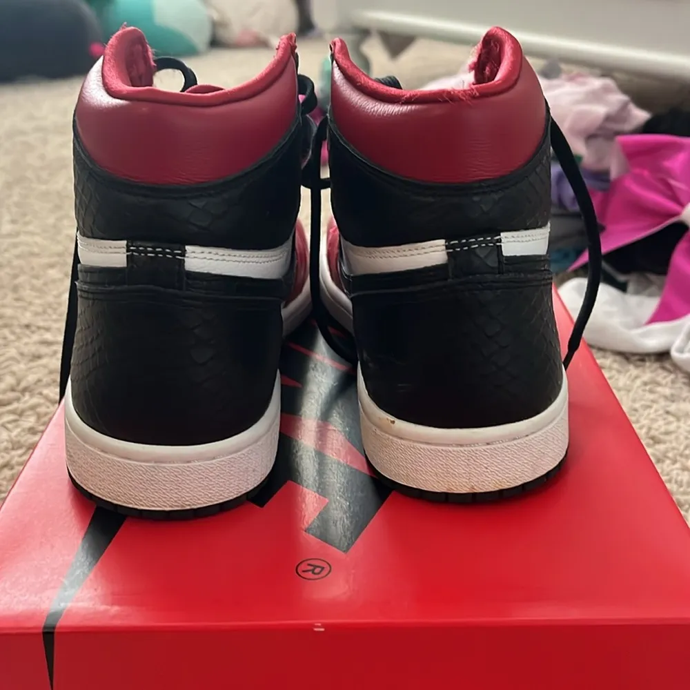 Women’s Jordan 1 high og - Image 5