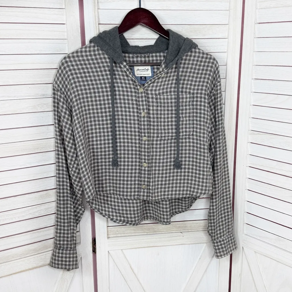 American Eagle Plaid Hoodie Crop Button Up Shirt Grey XS Distressed Shacket - Image 10