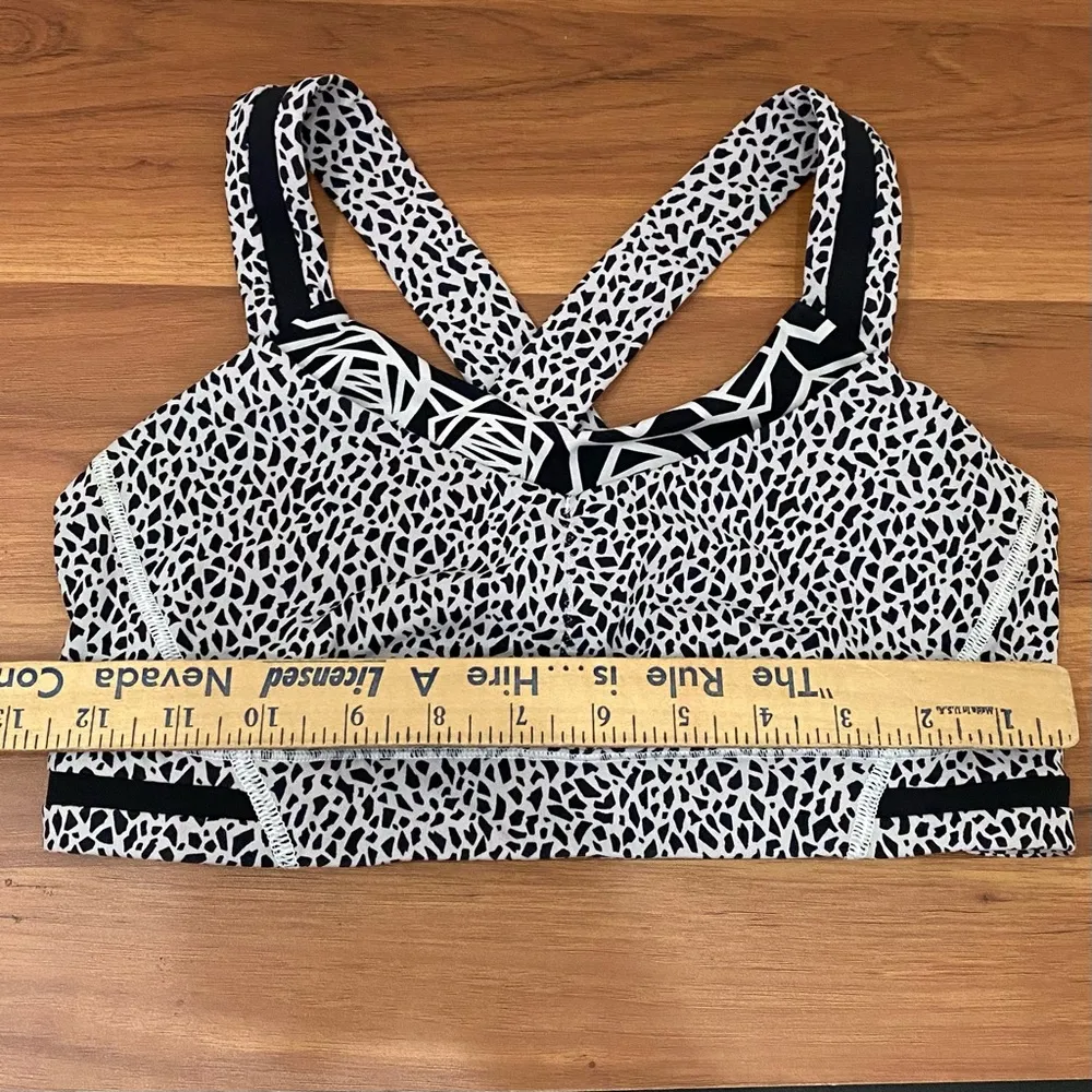 LULULEMON Rack Pack Bra Miss Mosaic White Posey Black White Luxtreme Sportsbra 6 - Image 5