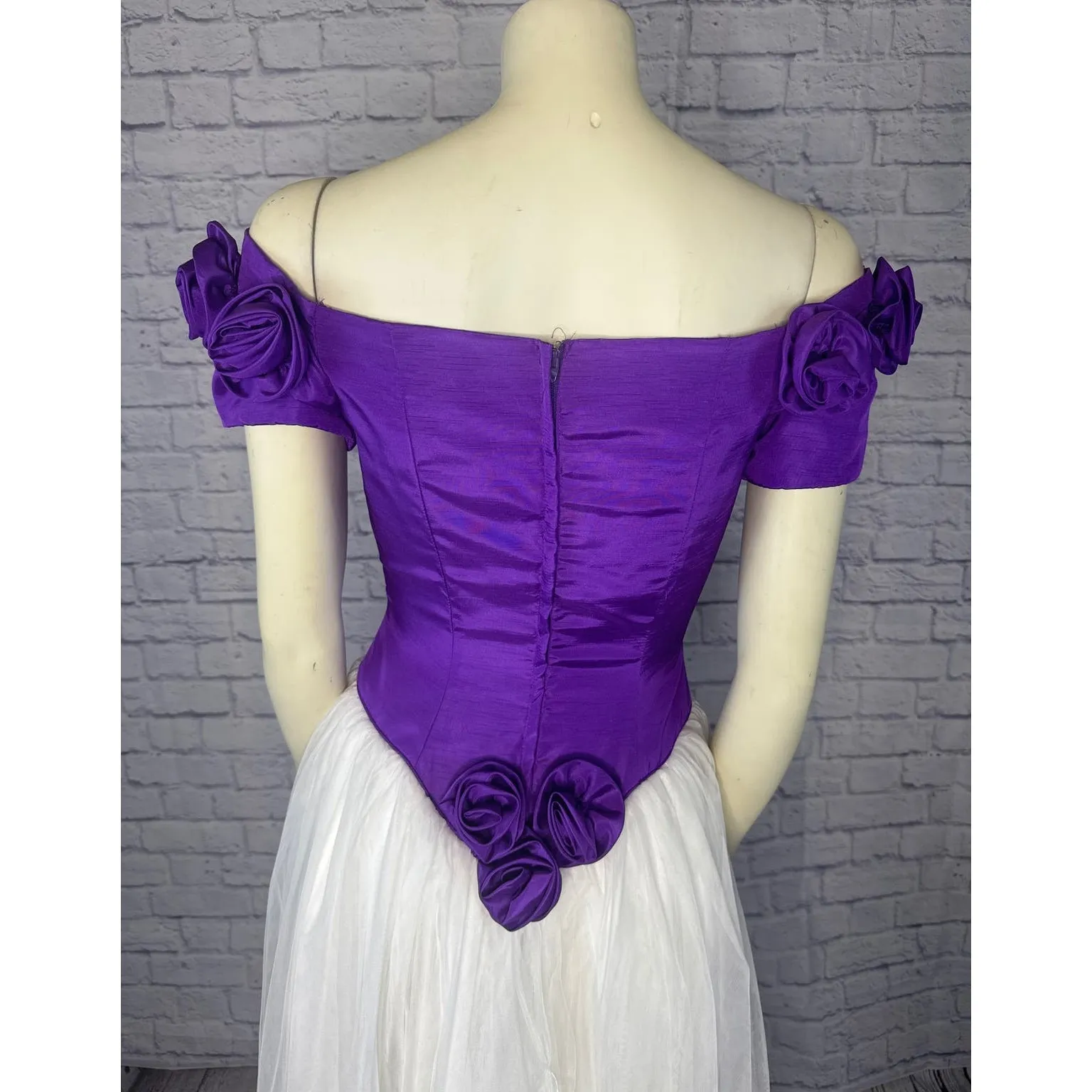 1980s Nation-Wide Purple Satin & White Tulle Gown Rose Appliqué Sleeves USA S - Image 12