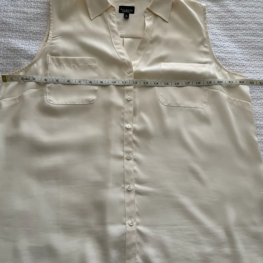 Talbots XL  Nantucket Cream Sleeveless Button-Down Blouse - Image 5