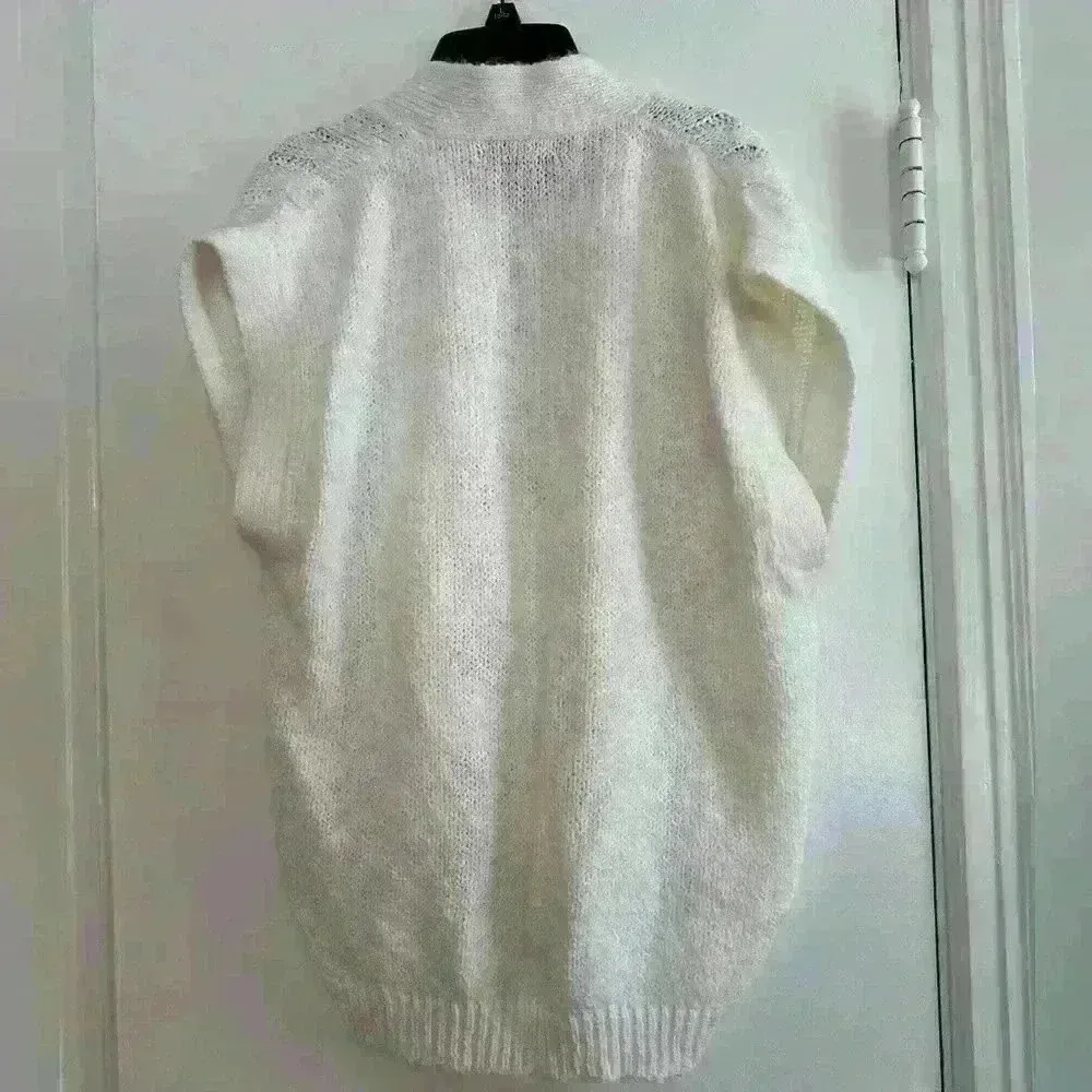 Cable knit cardigan. Chucky. Oversized. Boxy. Cap sleeve. Large button. Size M - Image 7