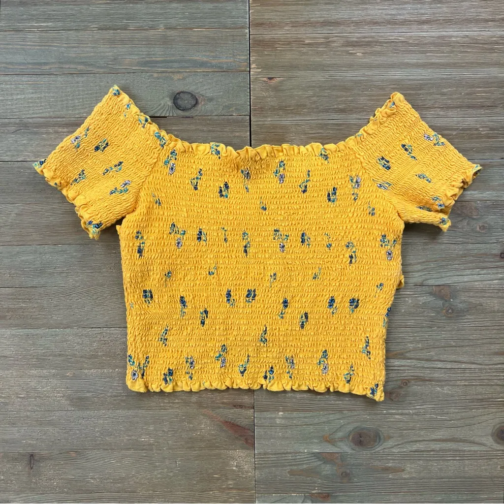 NWT Hollister Off Shoulder Ruched Crop Top - Image 2