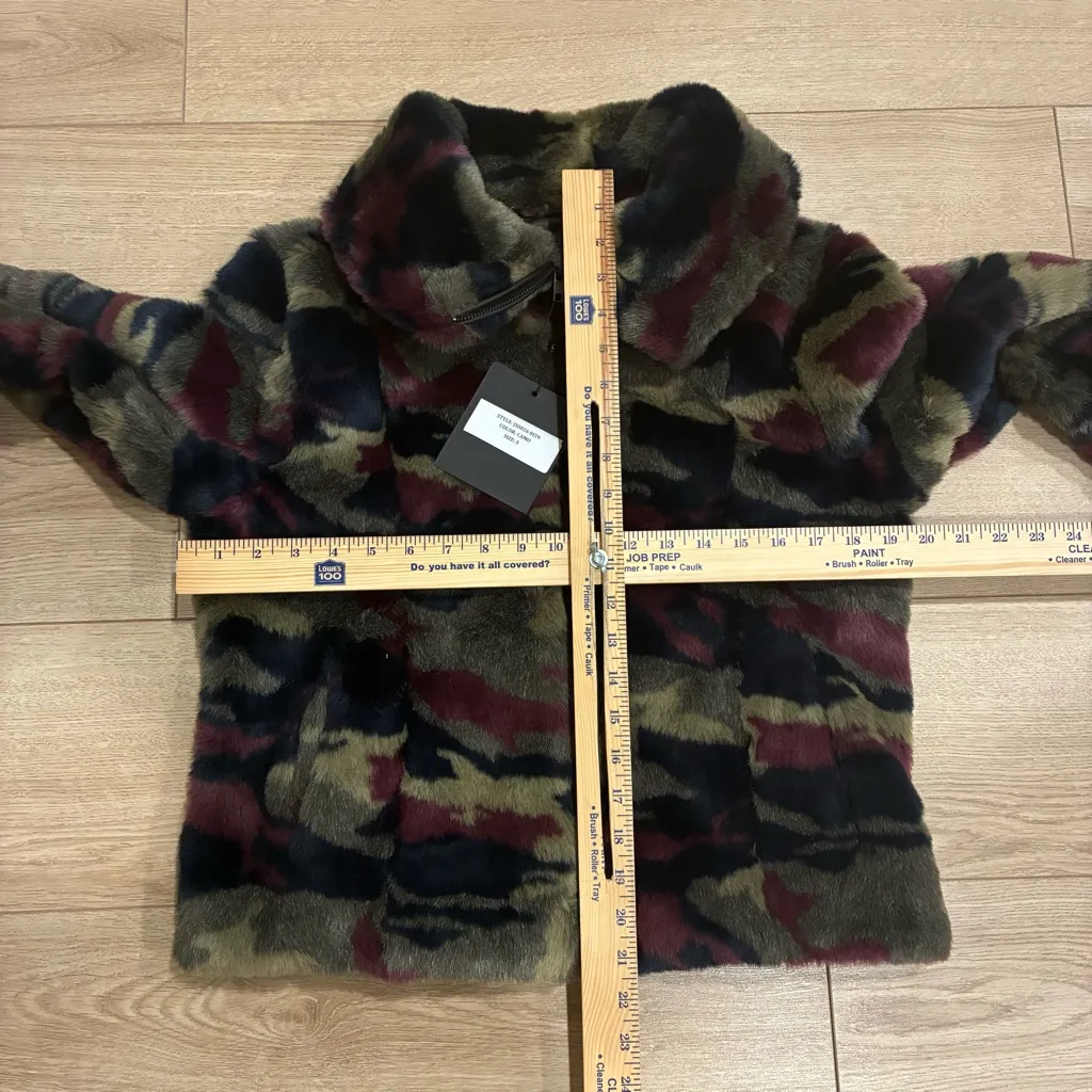 NWT Adrienne Landau Women’s Faux Fur Acrylic Full Zip Collared Coat Size S - Image 4