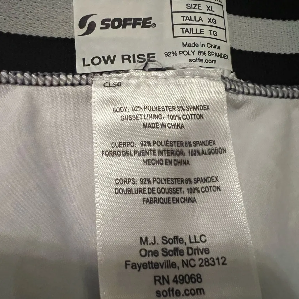 ❤️ SOFFE Knee Length Black and White Spiderweb Leggings - Image 3