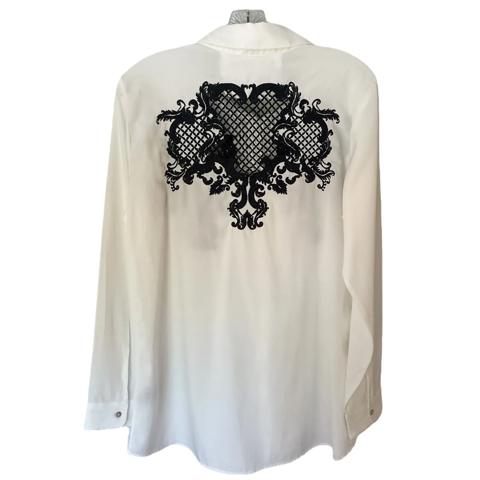 Soft Surroundings Label Noir White Button Down Shirt Blue Lace Detail - Image 2