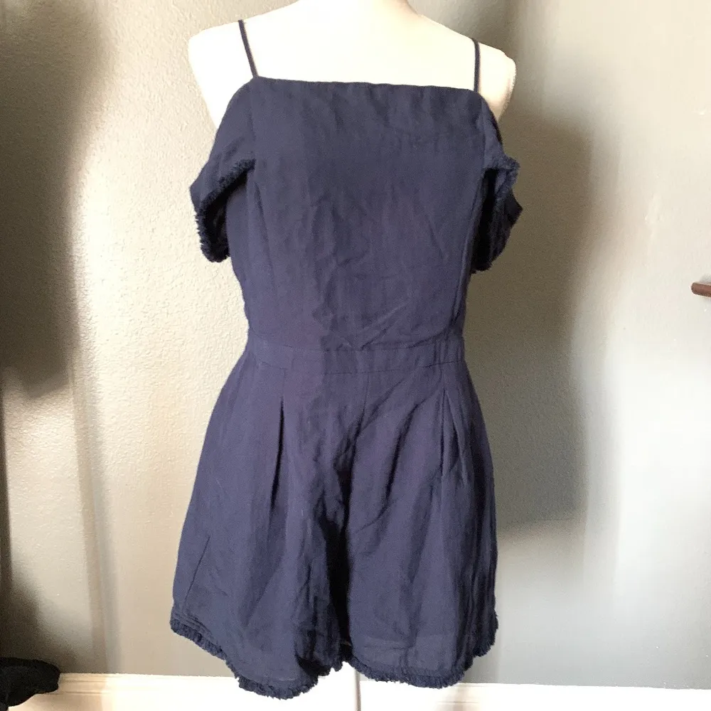 Like New Maddy Open Shoulder Romper Navy - Image 5