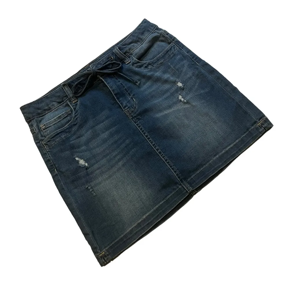 Chelsea & Violet Distressed Denim Mini Skirt, Sz M - Image 3