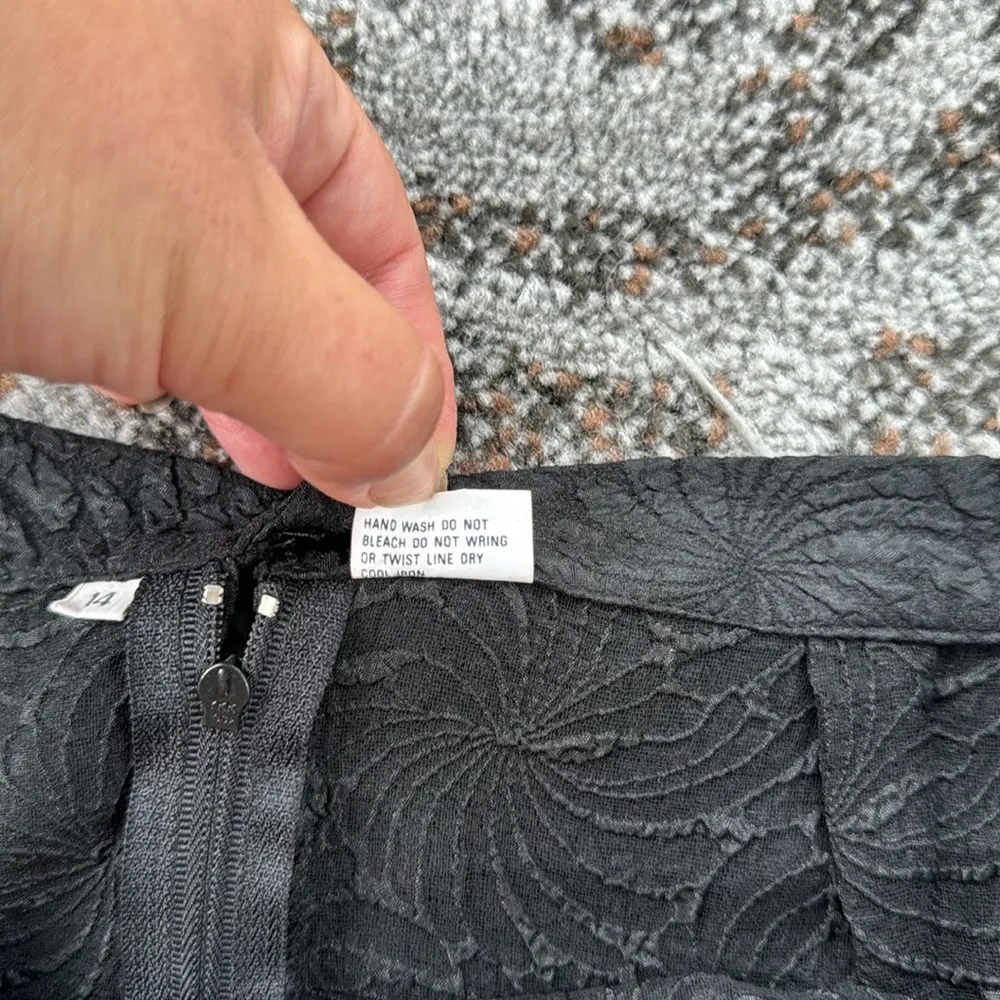 Vintage Leslie Fay Petites Textured Peplum Top & Skirt Set Black Cream 14 - Image 13