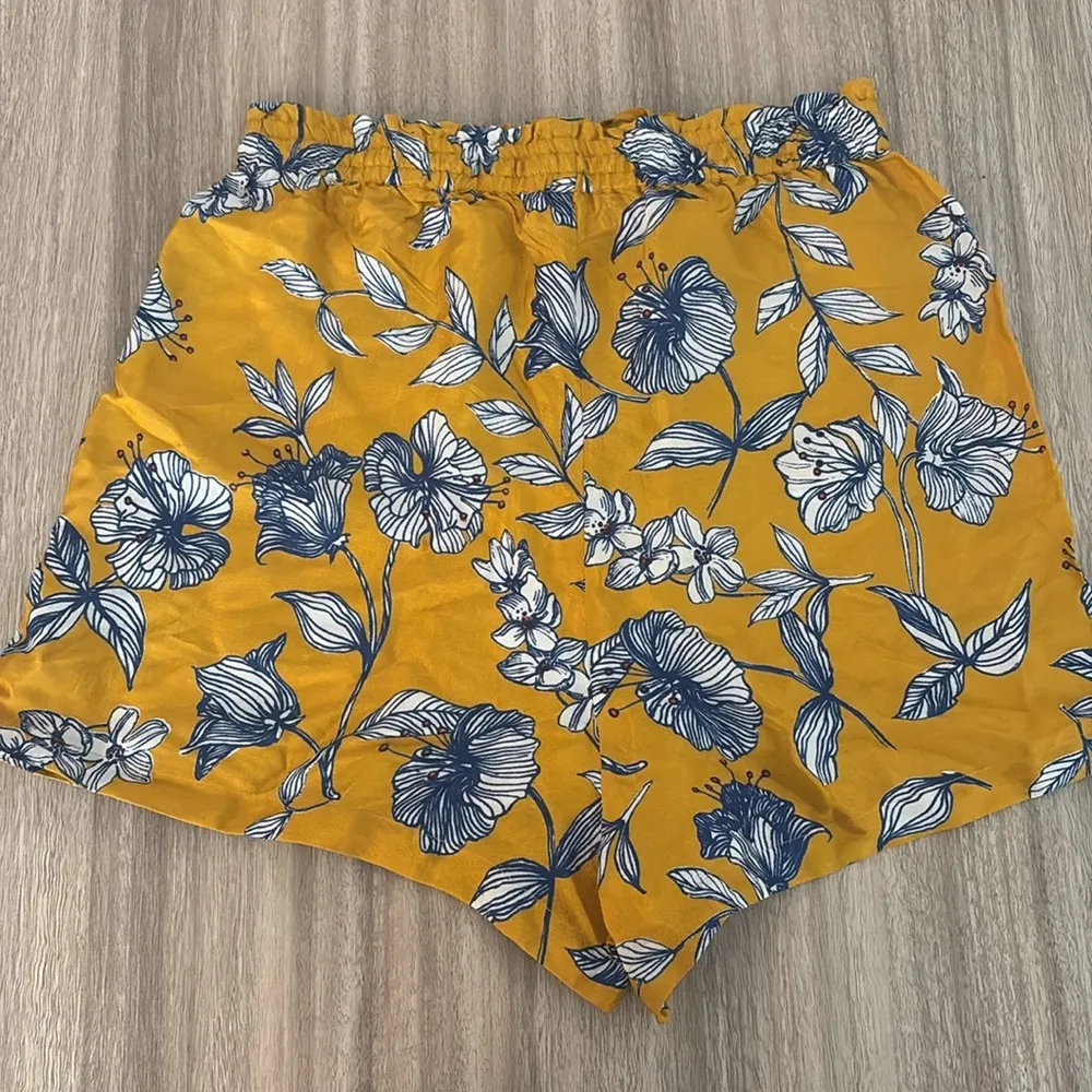 NWT Roller Rabbit Adelaide Floral Laina Shorts Yellow XS Pull On - Image 5