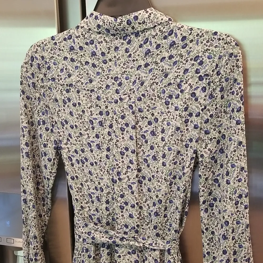 💕FAME AND PARTNERS💕 The Winslet Dress ~ Blue Floral Print US 2 Wrap Dress - Image 10