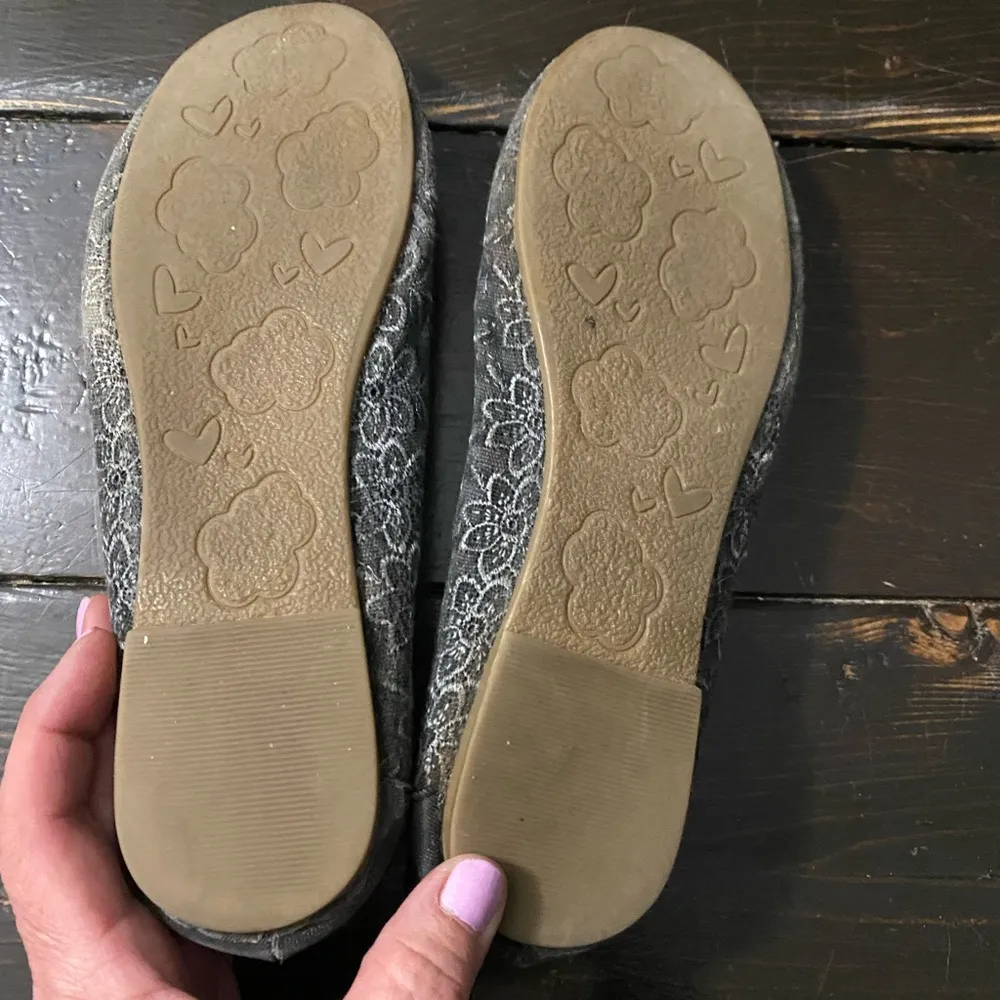 Gray with White Lace Overlay Ballet Flats - Image 5