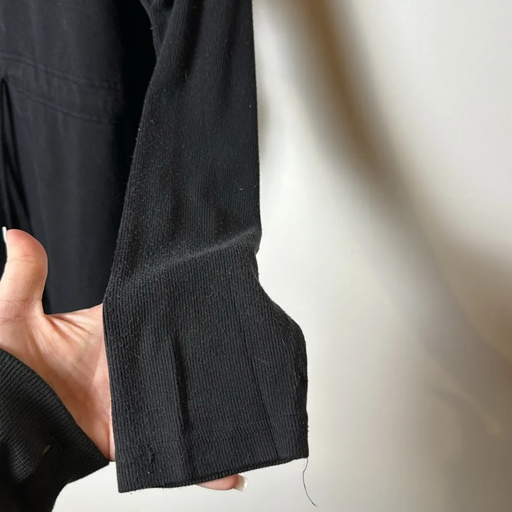 Athleta Women’s Black Balance Cinch Sweatshirt size L - Image 5