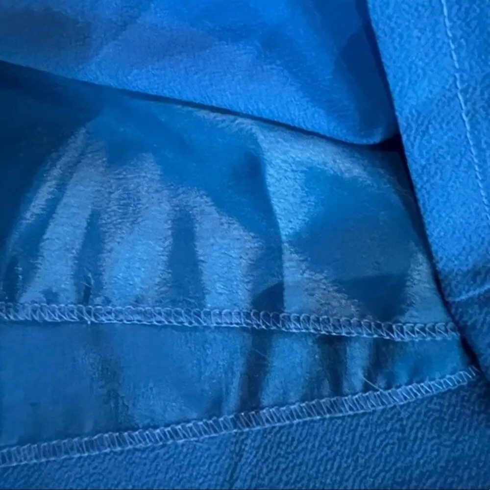 Blue layered bell sleeve shift dress size medium NWT - Image 7