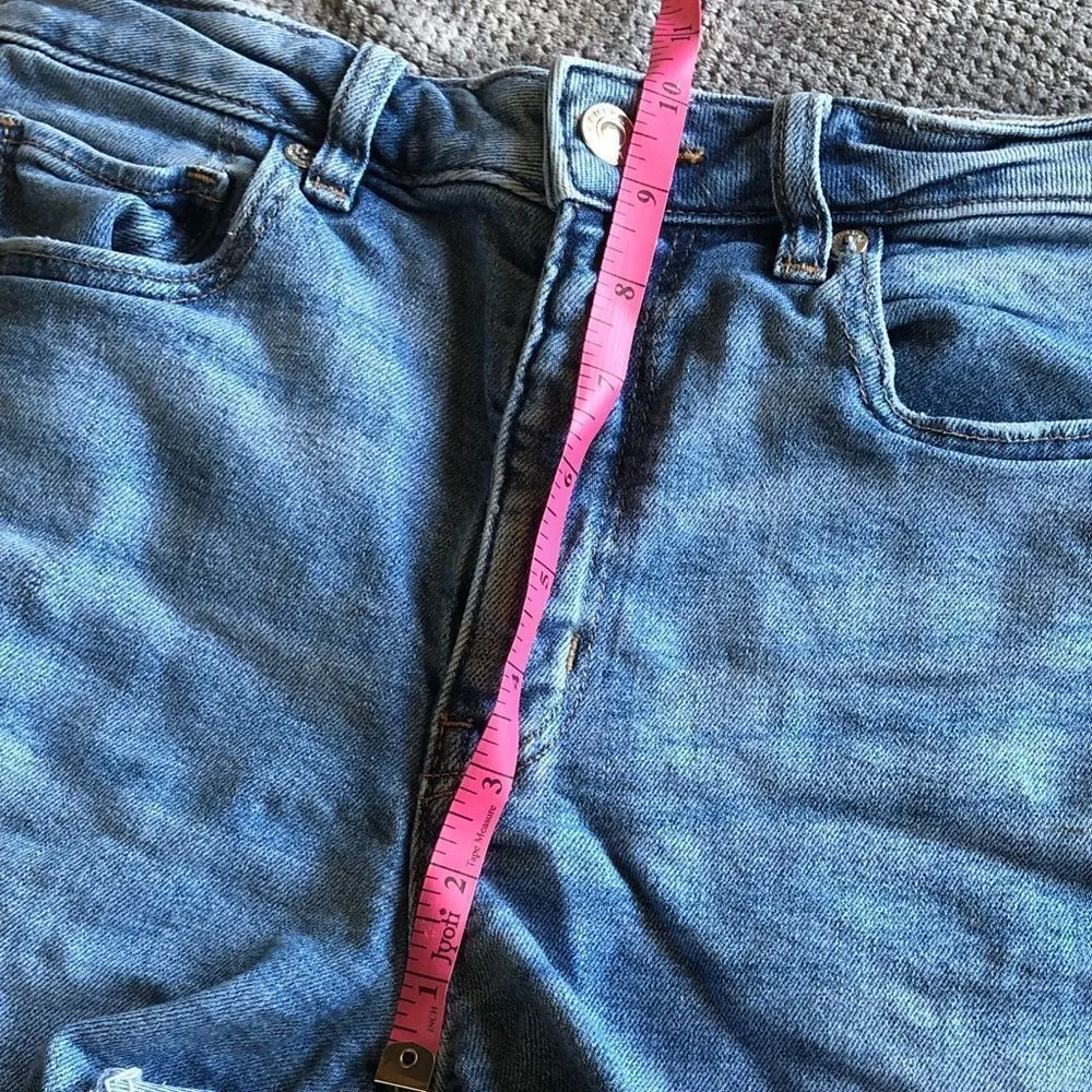 221. American Eagle Outfitters Light Blue mom Jean Shorts size 4 - Image 6