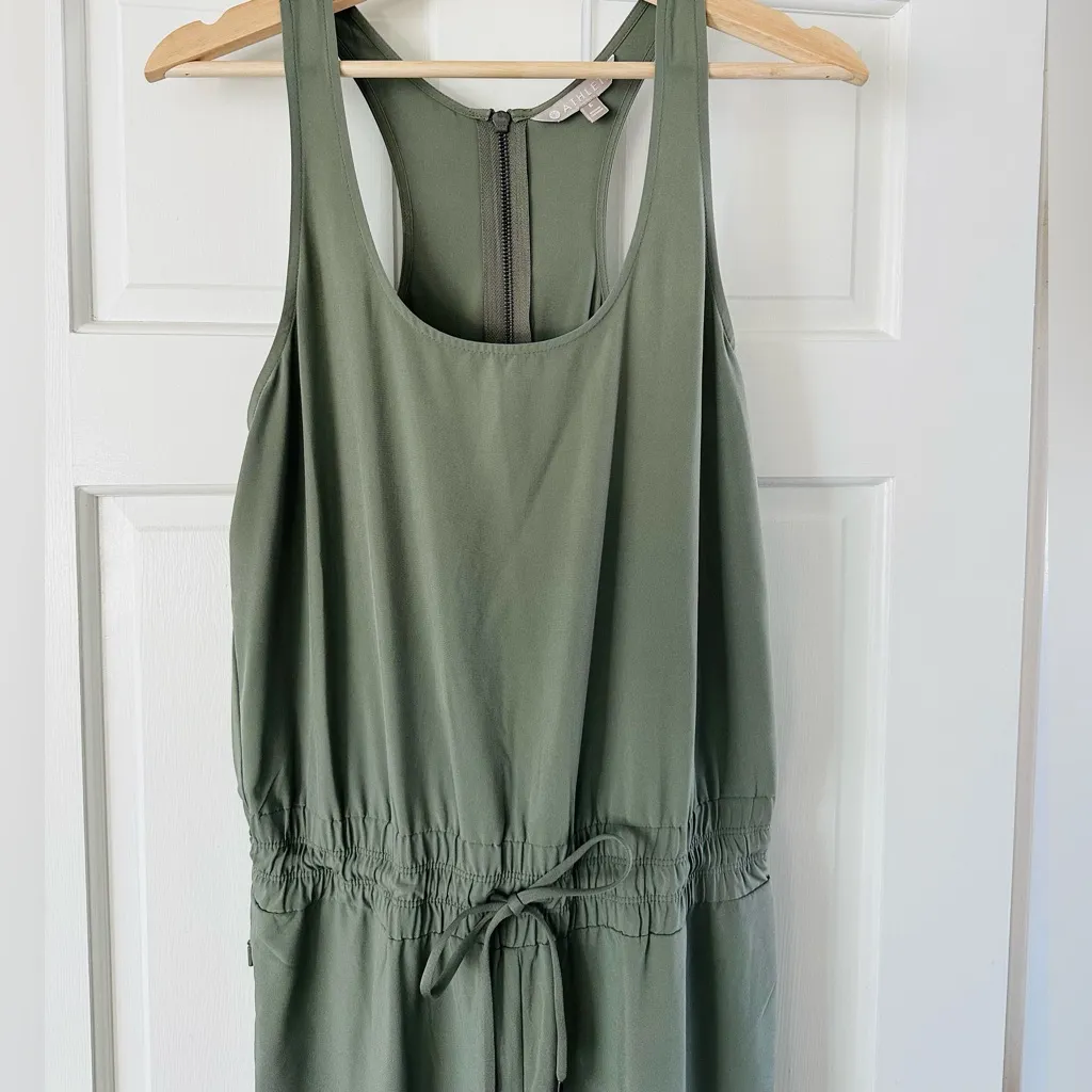 ATHLETA Revive Jumpsuit Laurel Olive Green Drawstring Parachute Pant Size 6 - Image 7
