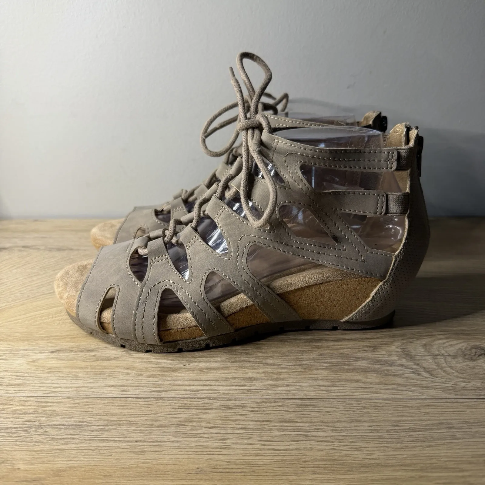 Earth Origins Kayle Taupe Gladiator Sandals Lace Up Cage Heel Boho Comfort 9 - Image 2