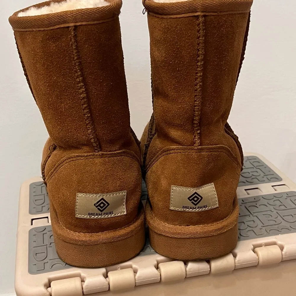 DREAM PAIRS Women's Shorty Mid Calf Winter Snow Boots size 7 - Image 3