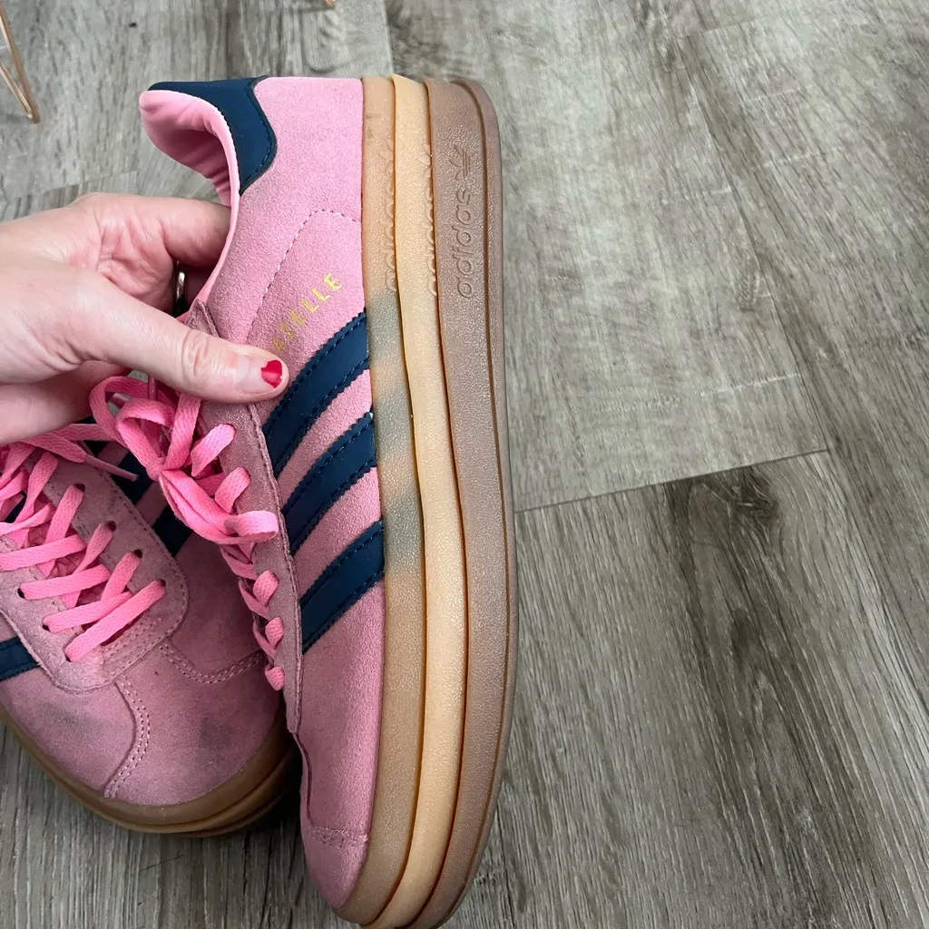 Adidas, Women’s ‘Gazelle Bold’ Platform Sneaker - True Pink, Green, White Size 9 - Image 7