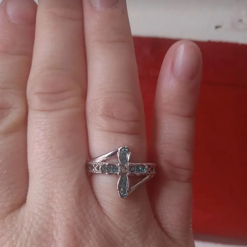 Cross Ring Size 8 NWT Silver - Image 7