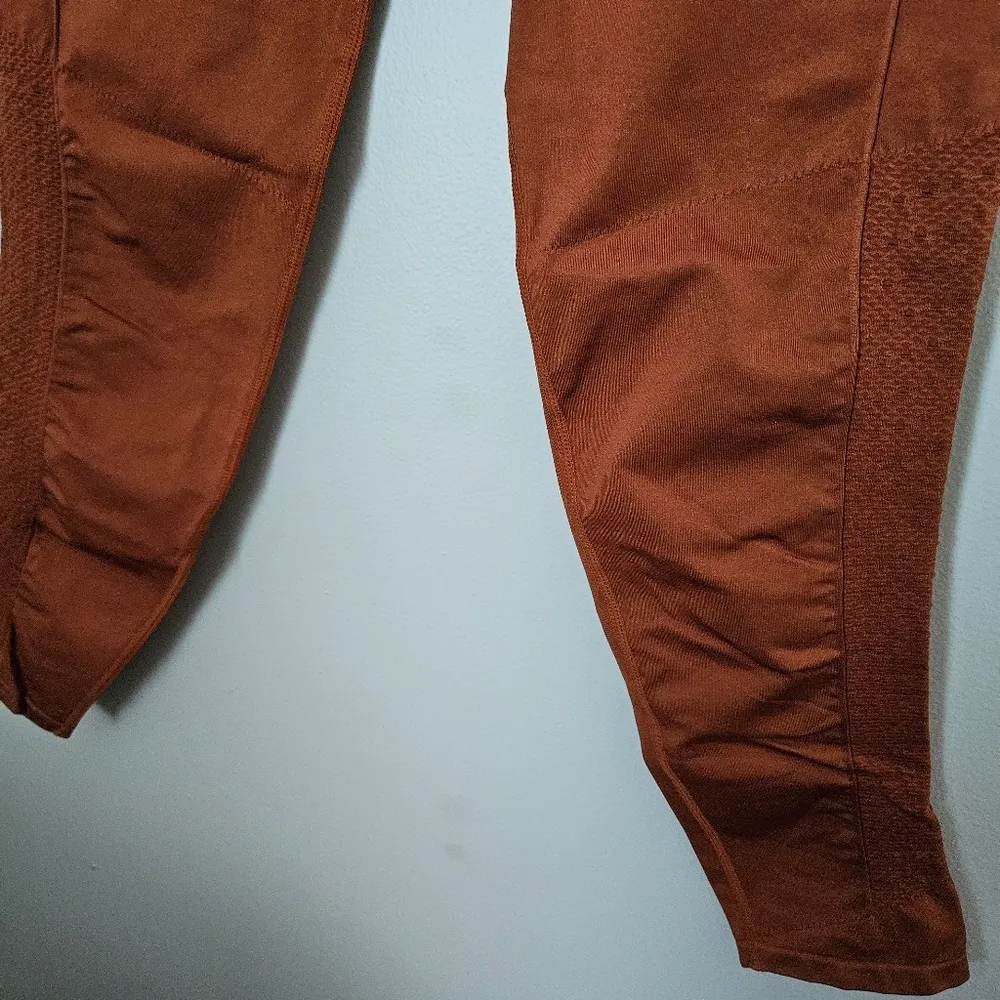 Fabletics Sync Seamless High-Waisted Legging Burnt Brick Athleisure Workout - Image 5